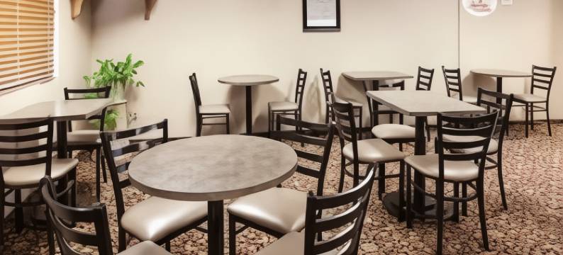 曼哈顿温德姆速8酒店(Super 8 by Wyndham Manhattan KS)图片