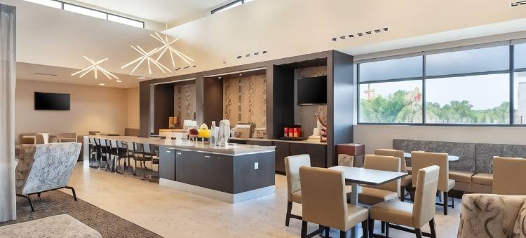 瓦瑞诺宾贝斯特韦斯特优质行政公寓(Best Western Plus Executive Residency Rigbys Water World Hotel)图片