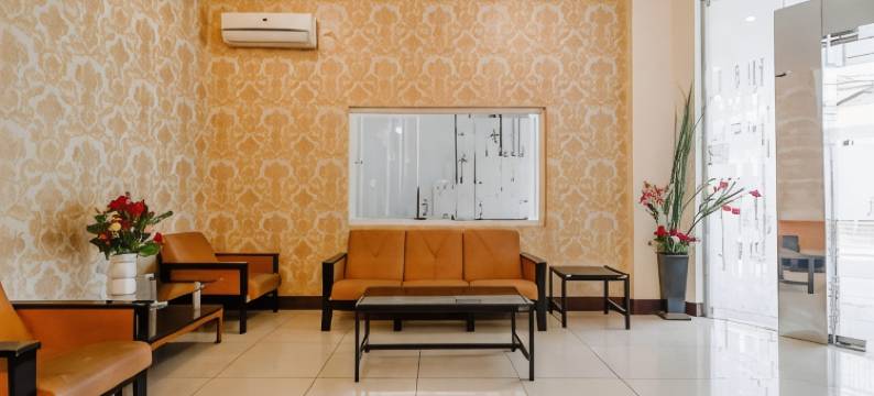 RedDoorz Plus @ Karebosi Area 2 Makassar图片