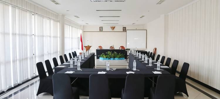 宇斯洛酒店餐厅及会议(Yusro Hotel Restaurant & Convention)图片