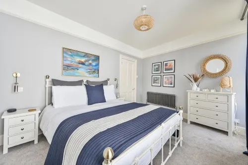 Charming Three Story Townhouse footsteps away from the historic harbour. - Country Houses