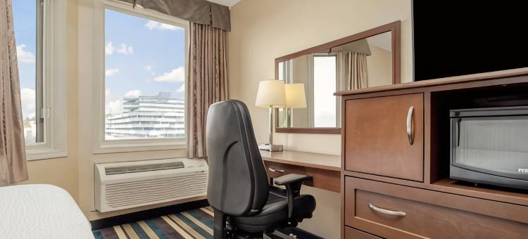 埃德蒙顿南部假日酒店会议中心(Holiday Inn CONFERENCE CTR EDMONTON SOUTH by IHG)图片