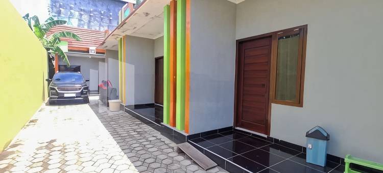Vins Homestay Kroya Mitra RedDoorz图片