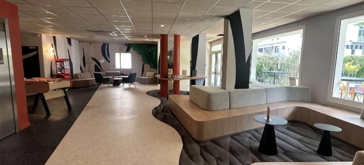 里昂狼峡谷宜必思尚品蓝宝石(Ibis Styles Lyon Gorge de Loup Saphir)图片