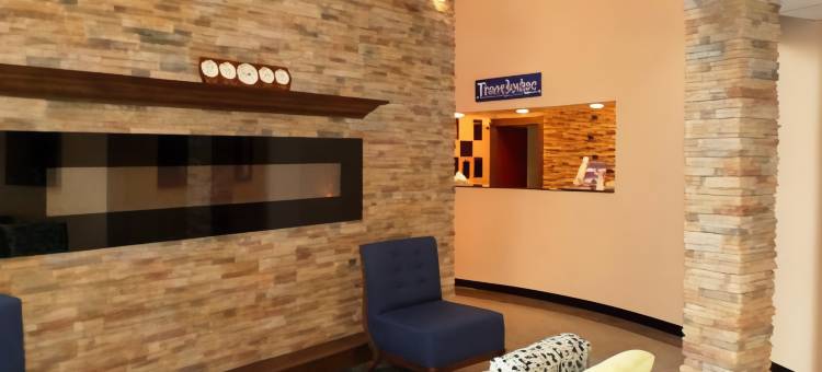 克里夫兰莱克伍德Travelodge by Wyndham酒店(Travelodge by Wyndham Cleveland Lakewood)图片
