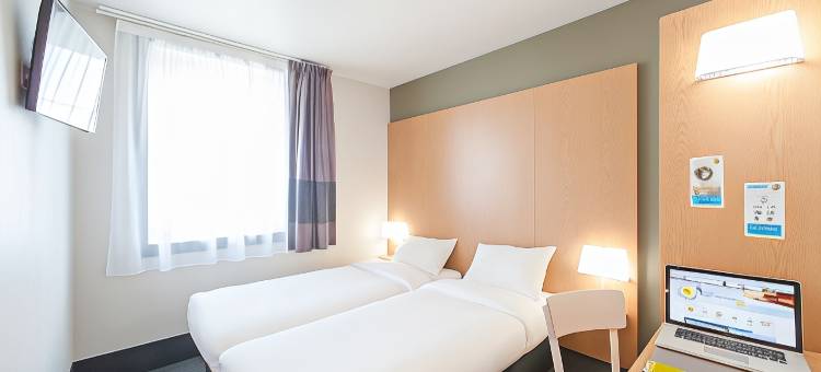 里永克莱蒙特费朗酒店(B&B Hôtel Clermont Ferrand Nord Riom)图片