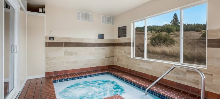 塞奎姆红狮套房酒店(Red Lion Inn & Suites Sequim at Olympic National Park)图片