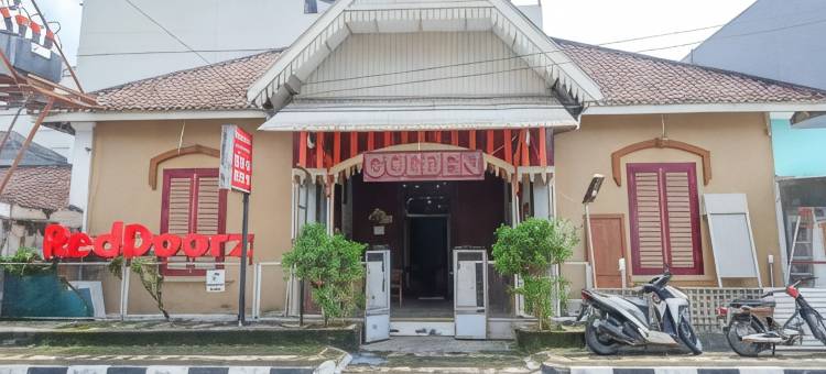 红多兹旅馆@日惹图古金色(RedDoorz at Golden Inn Tugu Yogyakarta)图片