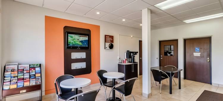 明尼苏达艾伯特利 6 号汽车旅馆(Motel 6 Albert Lea, MN)图片