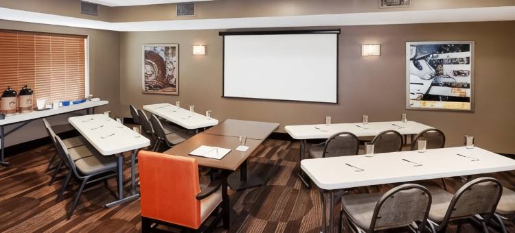 沃潘美吟温德姆酒店(AmericInn by Wyndham Waupun)图片