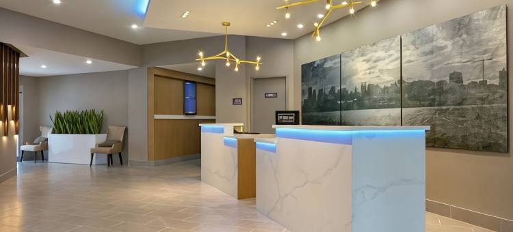 蒙特利尔机场希尔顿大使套房酒店(Embassy Suites by Hilton Montreal Airport)图片