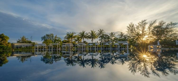 普吉岛迈考海滩跃浪渡假村(Splash Beach Resort Maikhao Phuket)图片