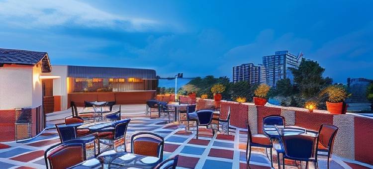 拉普诶斯珀尔提克萨罗瓦尔酒店(La Place Sarovar Portico Lucknow)图片