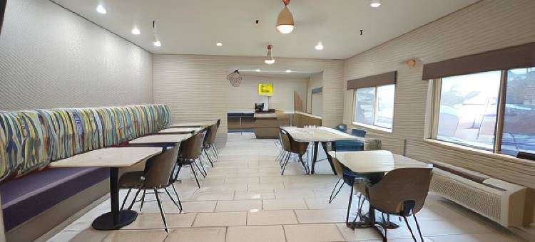 阿尔伯克基机场戴斯套房酒店(Days Inn & Suites by Wyndham Airport Albuquerque)图片