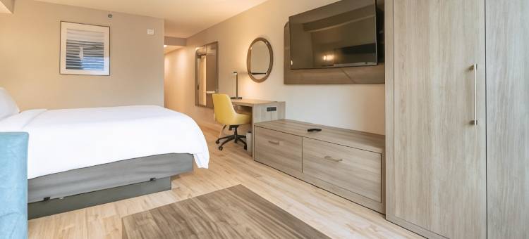 智选假日套房酒店可可比奇海滩(Holiday Inn Express & Suites Cocoa Beach)图片