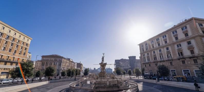 钟楼那不勒斯中央ClaPa集团运营酒店(Al Campanile H Napoli Centro, by ClaPa Group)图片