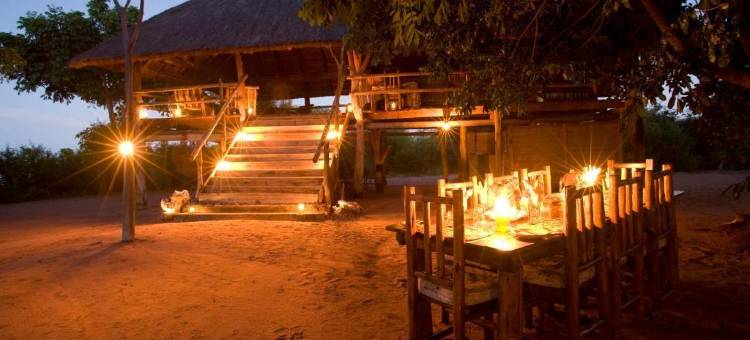 Rhino Safari Camp图片