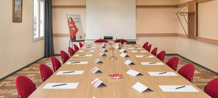 宜必思法莱斯诺曼底之心酒店(ibis Falaise Coeur de Normandie)图片