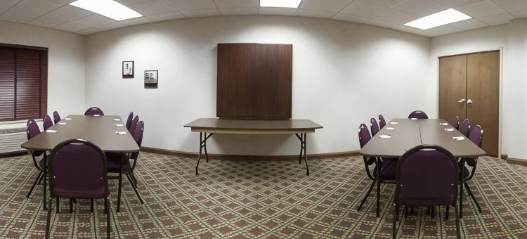 智选假日套房酒店堡阿特金森(Holiday Inn Express & Suites Fort Atkinson)图片