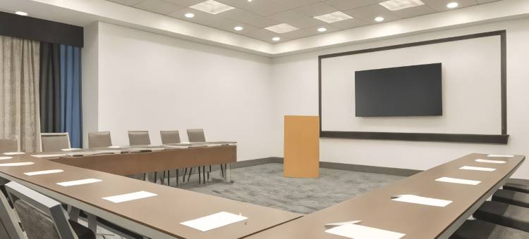 希尔顿欢朋套房酒店-赫恩登雷斯顿(Hampton Inn & Suites Herndon-Reston)图片