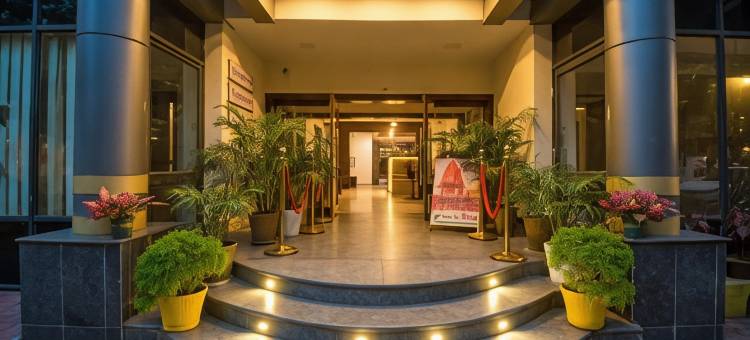 联排别墅 1175 格陵兰大酒店(FabHotel Greenland Grand - Nr Kalinga Stadium)图片