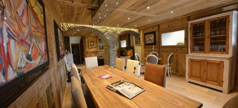 迷人的多尔夫小木屋及艺术画廊住宿加早餐旅馆(La Maison de Dolphe Chalet de Charme & Art Gallery)图片