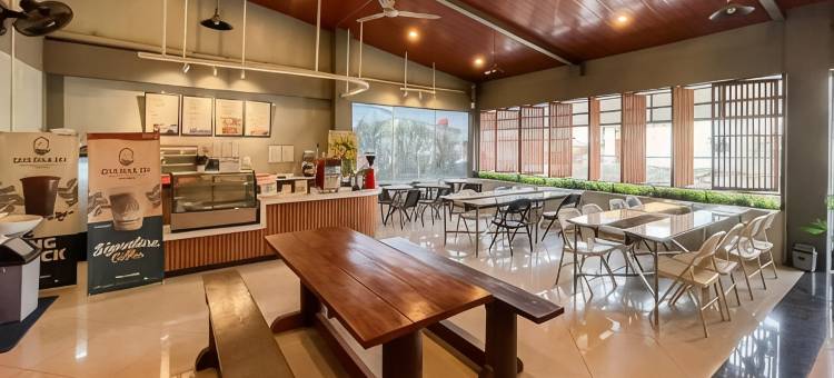 德利马101伊斯兰酒店(Urbanview Hotel Delima 101 Syariah)图片