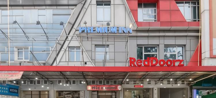 红门加 @ 塞马拉阿斯里棉兰(RedDoorz Plus @ Cemara Asri Medan)图片