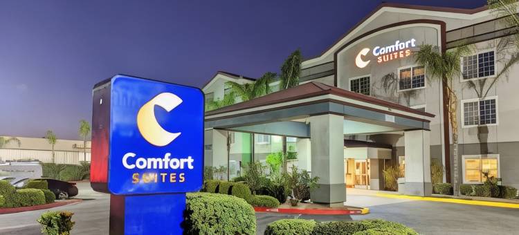 弗雷斯诺河滨公园舒适套房酒店(Comfort Suites Fresno River Park)图片