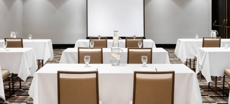 米西索加梅德维尔福朋喜来登酒店(Four Points by Sheraton Mississauga Meadowvale)图片