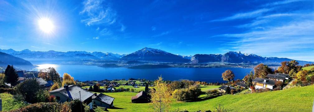Chalet with Panoramic Views of the Mountains of the Oberland and Lake Thun