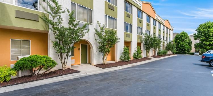 亨特斯维尔凯艺酒店-近诺曼湖(Quality Inn Huntersville Near Lake Norman)图片