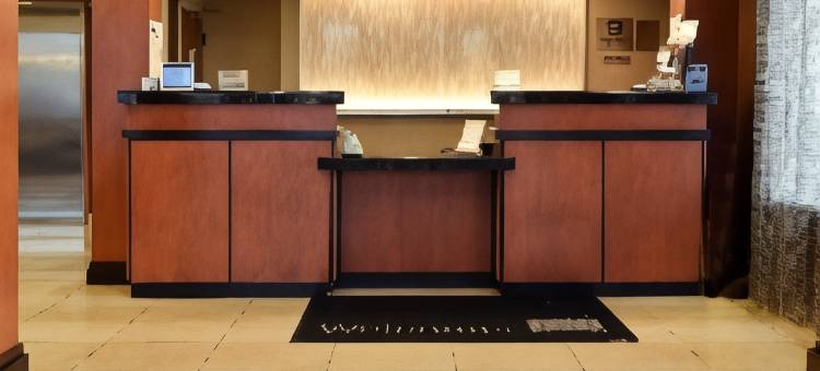 万枫酒店及套房哈特福德机场(Fairfield Inn & Suites Hartford Airport)图片