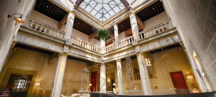 卡瓦哈尔吉隆宫酒店(Palacio Carvajal Girón)图片