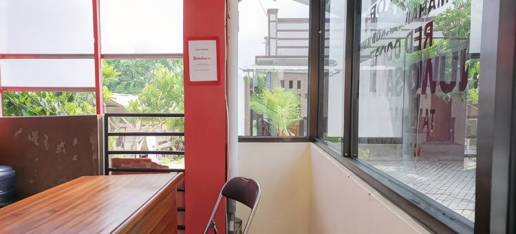 红多兹酒店-塞普提贾亚楠榜(RedDoorz @ Seputih Jaya Lampung)图片