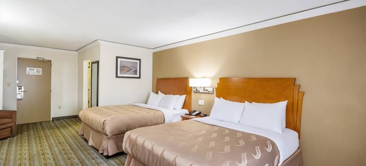 堪萨斯城品质酒店及套房 - 独立城I-70公路东(Quality Inn & Suites Kansas City - Independence I-70 East)图片