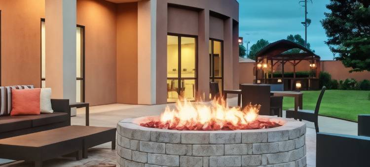 安尼斯顿牛津万怡酒店(Courtyard Anniston Oxford)图片