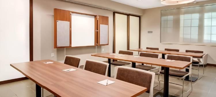 费城机场雷德利麦客达套房酒店(Microtel Inn & Suites by Wyndham Philadelphia Airport Ridley)图片