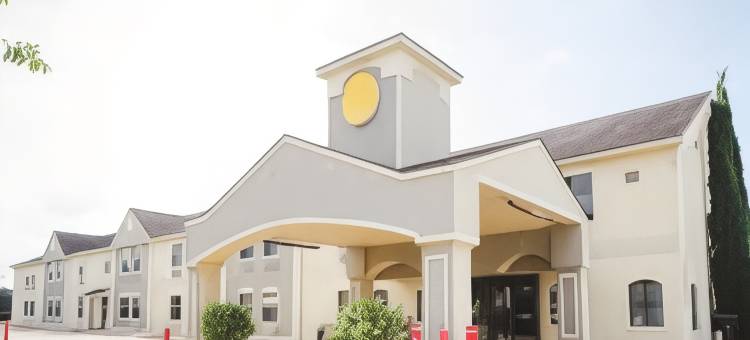 罗森伯格温德姆戴斯酒店(Days Inn by Wyndham Rosenberg)图片