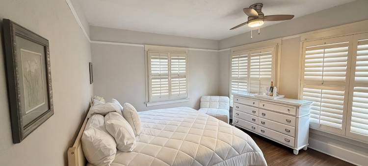 佐拉白门步行可达海滩、海湾、商店&餐厅乡村别墅(La Jolla White Door Cottage walking distance to beach, cove, shops, &restaurants)图片