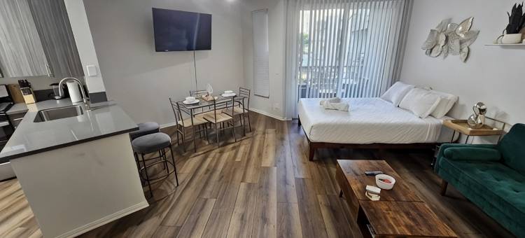 Cozy 1-Bedroom by the Ocean · Free Parking · Pool · Gym · Hot Tub · BBQ图片