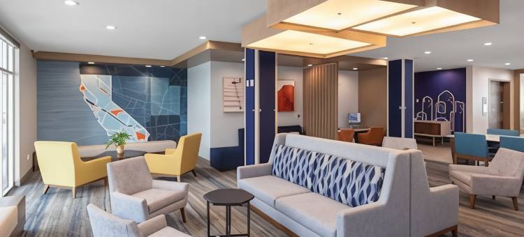夏威夷花园洲际智选假日套房酒店(Holiday Inn Express & Suites HAWAIIAN GARDENS by IHG)图片