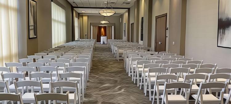 贝城河滨希尔顿逸林酒店(DoubleTree by Hilton Hotel Bay City-Riverfront)图片