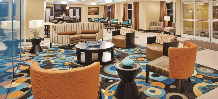 安尼斯顿牛津拉昆塔温德姆套房酒店(La Quinta Inn & Suites by Wyndham Oxford - Anniston)图片