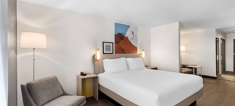 Spark by Hilton Calhoun图片