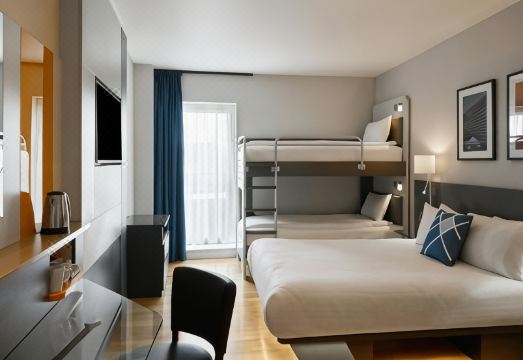 Four Points Flex by Sheraton Dundee Hotel Overview