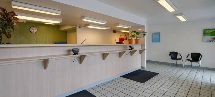 奥兰多6号基西米正门东汽车旅馆(Motel 6 Kissimmee, FL - Orlando)图片