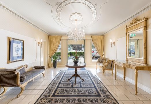 Canterbury International HotelHotel Overview