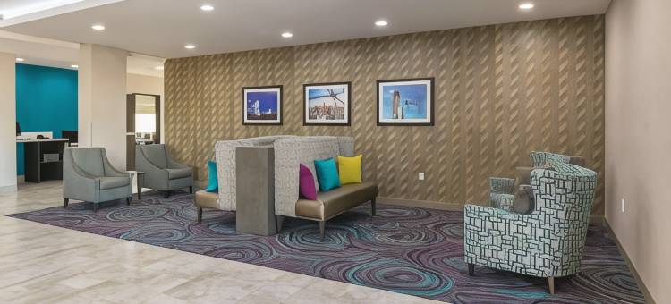 达拉斯怀利拉昆塔温德姆套房酒店(La Quinta Inn & Suites by Wyndham Dallas - Wylie)图片