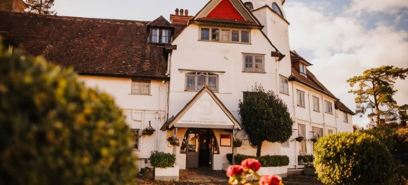 魔鬼的磨砺酒店(The Devil's Punchbowl Hotel)图片